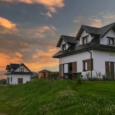 Dziewiecsil &chaber _domki Blisko Lasu Casa de Férias *